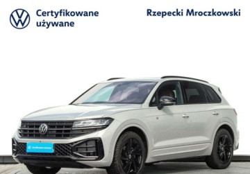 Volkswagen Touareg III SUV 3.0 V6 SCR TDI 286KM 2023 Volkswagen Touareg 3.0 286KM V6 TDI 4Motion R-Line Dach panoramiczny Hak N