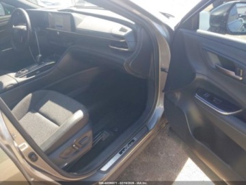 Toyota 2024 Toyota Crown XLE 2024, 2.5L R4 236KM, 4x4, od ubezpieczalni 2.5 Hybryda, zdjęcie 10