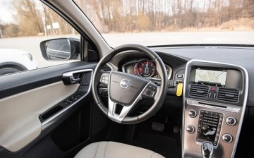 Volvo XC60 I SUV Facelifting 2.0 D4 DRIVE-E 190KM 2015 Volvo XC 60 D4 190KM SUMMUM Xenon Skora Navi Virtual Panorama El.Klapa Ful, zdjęcie 26