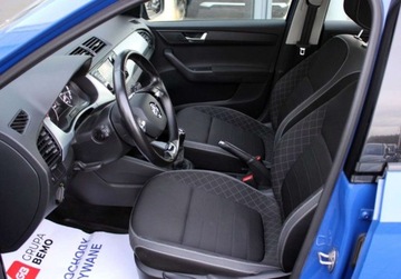 Skoda Fabia III Hatchback Facelifting 1.0 TSI 95KM 2020 Skoda Fabia 1.0 TSI 95KM M5 Ambition Czujniki parkowania SmartLink SalonPL, zdjęcie 10