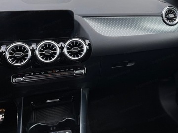 Mercedes GLA II Off-roader AMG Facelifting 2.0 35 306KM 2025 MERCEDES-BENZ GLA AMG 35 4-Matic Suv 2.0 (306KM) 2025, zdjęcie 7