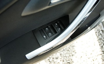 Opel Astra J Sports Tourer 1.4 Turbo ECOTEC 140KM 2011 Opel Astra 1.4T 140KM Led Xenon PDC Climatronic serwis ASO Alu 1.4 Benzyna, zdjęcie 18