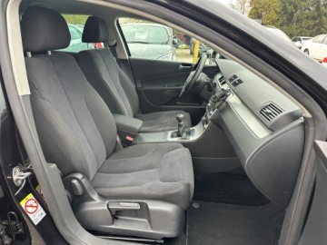 Volkswagen Passat B6 Variant 2.0 TDI-CR DPF 110KM 2010 Volkswagen Passat 2.0 TDI CR/Bogata wersja/HAK/, zdjęcie 17