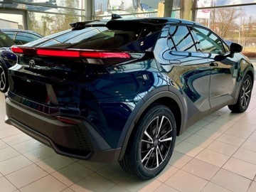 Toyota C-HR II SUV 1.8 Hybrid 140KM 2025 Od ręki - Executive 1.8 Hybrid 140KM | Podgrzewane fotele!, zdjęcie 3