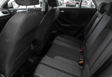 Volkswagen T-Roc I SUV Facelifting 1.0 TSI 110KM 2022 Volkswagen T-Roc 1.0 TSI 110KM Life Tempomat Aktywny Reflektory LED Czujni, zdjęcie 10