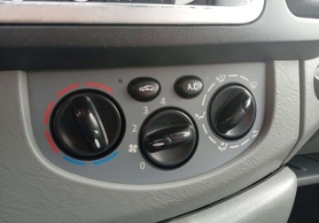 Renault Trafic II Kabina 2.0 dCi 115KM 2012 Renault Trafic Kupiony w Polsce - wersja Long - 9 foteli - 2,0 - 114 KM 2.0, zdjęcie 21