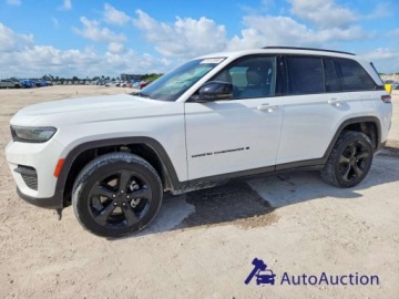 Jeep Grand Cherokee V 2023 Jeep Grand Cherokee 2023 JEEP GRAND CHEROKEE LAREDO 3.6 Benzyna 295KM