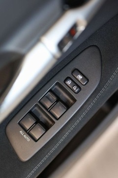 Toyota Auris I Hatchback 5d Facelifting 1.6 Valvematic 132KM 2011 Toyota Auris 1.6 Dynamic 1.6 Benzyna 132KM, zdjęcie 12