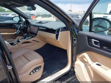 Porsche Cayenne III 2021 Porsche Cayenne 2021, od ubezpieczalni 3.0 Benzyna 335KM, zdjęcie 6