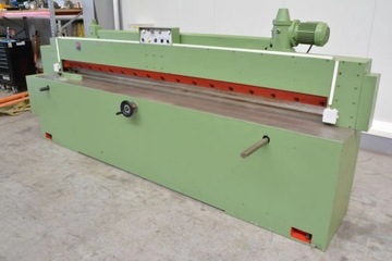ГИЛЬОТИНА ДЛЯ ОБРАБОТКИ ШПОНА - 3100мм
