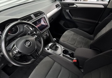 Volkswagen Tiguan II SUV 1.5 TSI EVO 130KM 2019 Volkswagen Tiguan SalonPL Comfortline 1.5TSI 130KM App Conect Czuj.Park LE, zdjęcie 8