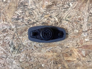 DORAZ KAPOTY LEVÝ PORSCHE MACAN 7N0843637B