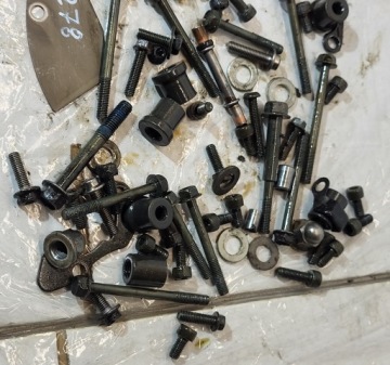 Винты рециркуляции выхлопных газов двигателя Yamaha YZF R1 RN04 1998-2002r