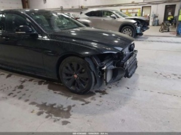 Jaguar XF II 2022 Jaguar XF R-Dynamic SE P300 2022 2.0l 2.0 Benzyna 296KM, zdjęcie 7