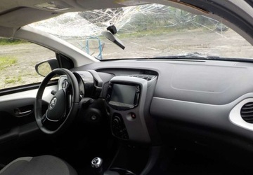 Toyota Aygo II Hatchback 3d Facelifting 1.0 VVT-i 72KM 2020 Toyota Aygo Okazja Benzyna 72KM, zdjęcie 12