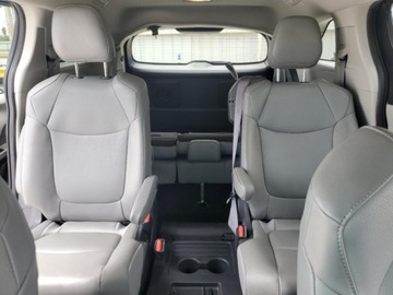 Toyota Sienna III 2022 Toyota Sienna xle, 2022r., 2.5L 2.5 Hybryda 245KM, zdjęcie 8