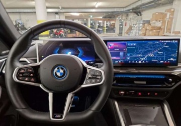 BMW i4 Gran Coupe Facelifting eDrive 40 340KM 2025 BMW i4 eDrive40 Gran Coupe, Hak holowniczy Elektryczny 340KM, zdjęcie 13