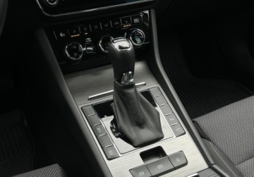 Skoda Superb III Kombi Facelifting 2.0 TSI 190KM 2022 Skoda Superb Style Pakiet Comfort, GPS, Tempomat, Fotel z pamiecia, Kamer, zdjęcie 25