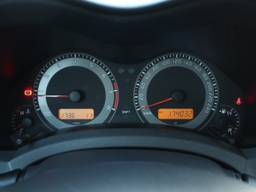 Toyota Auris I Hatchback 5d Facelifting 1.6 Valvematic 132KM 2012 Toyota Auris 1.6 Valvematic, Salon Polska, Navi, zdjęcie 10