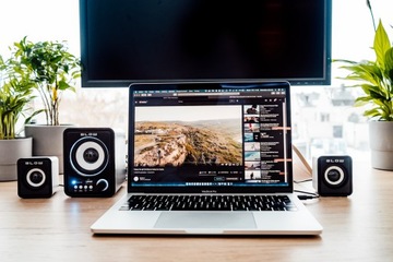 КОМПЛЕКТ ДИНАМИКОВ САБВУФЕРА 2.1 USB SD AUX РАДИО FM LED 11 Вт