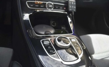 Mercedes Klasa E W213 Kombi 2.0 220d 194KM 2018 Mercedes-Benz Klasa E Mercedes-Benz Klasa E 220 d 4Matic 9G-TRONIC Exclusi, zdjęcie 15
