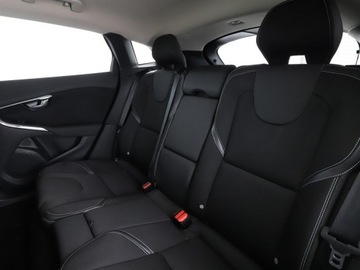 Volvo V40 II Hatchback Facelifting 2.0 D2 120KM 2017 Volvo V40 Momentum automat navi PDC grzane fotele, zdjęcie 16