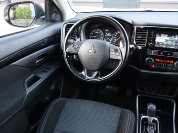 Mitsubishi Outlander III SUV Facelifting 2017 2.0 150KM 2018 Mitsubishi Outlander 2.0, Salon Polska, zdjęcie 6