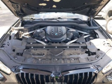 BMW X5 G05 2021 BMW X5 M50i 2021 4.4l 4.4 Benzyna 523KM, zdjęcie 8