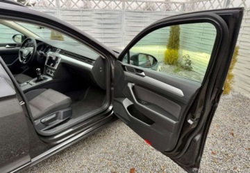 Volkswagen Passat B8 Variant 2.0 TDI BlueMotion SCR 150KM 2018 Volkswagen Passat Volkswagen Passat 2.0 TDI BMT Comfortline 2.0 Diesel, zdjęcie 34