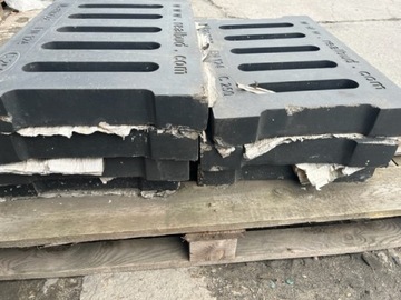 Ruszt wpustu 590x390x70 C MARMOX uszkodzony
