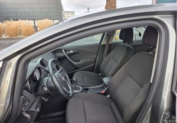 Opel Astra J Sedan 1.4 Turbo ECOTEC 140KM 2019 Opel Astra Opel Astra 1.4 Benzyna 140KM, zdjęcie 16