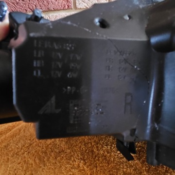 LAMPA PRAW AUDI RS 5 8W6 KOMPLETNA USA