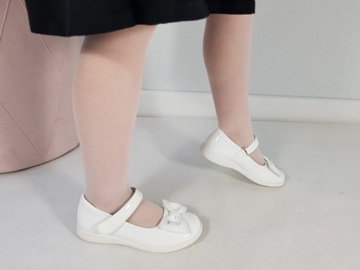 ZUZIA белые лаковые балетки для девочек с бантом 30