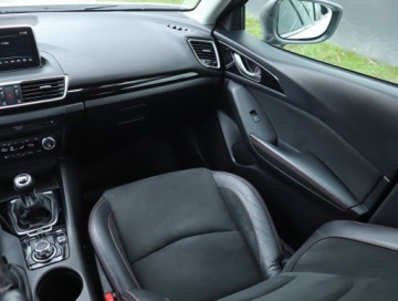 Mazda 3 III Hatchback Facelifting 2.0 SKYACTIV-G 120KM 2016 Mazda 3 2.0 Skyactiv-G, Serwis ASO, Skóra, Xenon, zdjęcie 6