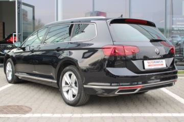 Volkswagen Passat B8 Variant Facelifting 2.0 TDI SCR 200KM 2022 Volkswagen Passat EXECUTIVE 4WD, zdjęcie 4
