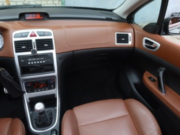 Peugeot 307 II Cabrio 2.0 16V 140KM 2006 Peugeot 307 2.0 16V, Klima, Klimatronic, Tempomat, zdjęcie 7