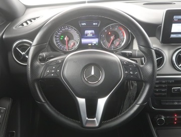 Mercedes CLA C117 Coupe 1.6 200 156KM 2013 Mercedes CLA 200, Salon Polska, Automat, Skóra, zdjęcie 14