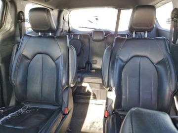 Chrysler Pacifica II 2022 Chrysler Pacifica Hybrid Touring L 2022 3.6 Hybryda 287KM, zdjęcie 10
