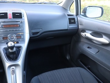 Toyota Auris I Hatchback 1.6 i 16V VVT-i 124KM 2007 Toyota Auris 1.6 Dual VVT-i, Klima, Klimatronic, zdjęcie 6
