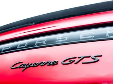PORSCHE ZNAK ZNAKY CAYENNE ČERNÁ LESK !