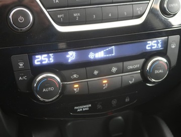 Nissan Qashqai II Crossover 1.2 DIG-T 115KM 2015 Nissan Qashqai 1.2 DIG-T, Salon Polska, zdjęcie 11