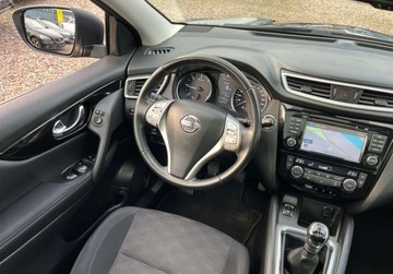 Nissan Qashqai II Crossover 1.6 dCi 130KM 2016 Nissan Qashqai panorama, kamera cofania, nawigacja 1.6 Diesel 130KM, zdjęcie 20