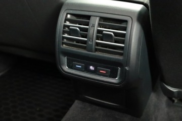 Volkswagen Passat B8 Variant 1.4 TSI BlueMotion Technology ACT 150KM 2017 VW Passat 1.4 TSI, Salon Polska, Navi, Klima, zdjęcie 9