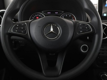 Mercedes Klasa B W246 Sports Tourer 180 BlueEFFICIENCY 122KM 2015 Mercedes B 180 navi czujniki parkowania, zdjęcie 20