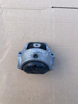 AUDI A4 A5 8T ULOŽENÍ MOTORU 8R0199381H