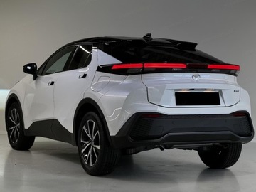 Toyota C-HR II SUV 2.0 Hybrid Dynamic Force 197KM 2025 Od ręki - Style 2.0 Hybrid Dynamic Force 197KM | Pakiet Bitone!, zdjęcie 2