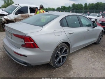 Volvo S60 III 2024 Volvo S60 B5 Core Dark Theme 2024 2.0l 2.0 Benzyna 247KM, zdjęcie 5