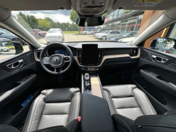 Volvo XC60 II 2026 VOLVO XC60 B5 AWD Ultra Dark Suv 2.0 (264KM) 2026, zdjęcie 8