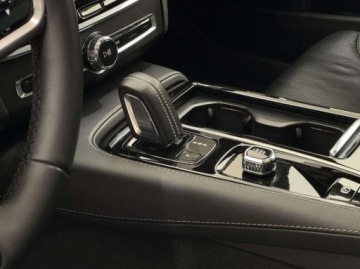 Volvo V90 II Plug-In Facelifting 2.0 T8 Plug-In Hybrid 391KM 2021 Volvo V90 T8 AWD Plug-In Hybrid R-Design HUD ACC Bowers Wilkins 2.0, zdjęcie 7