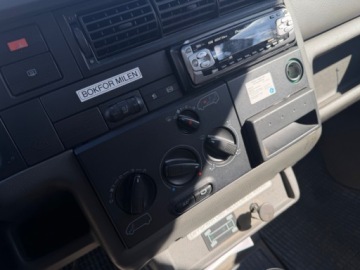 Volkswagen Caravelle T4 1998 Volkswagen Caravelle Syncro 4x4 klima grzane fotele 280 tys km 2.4 diesel, zdjęcie 10